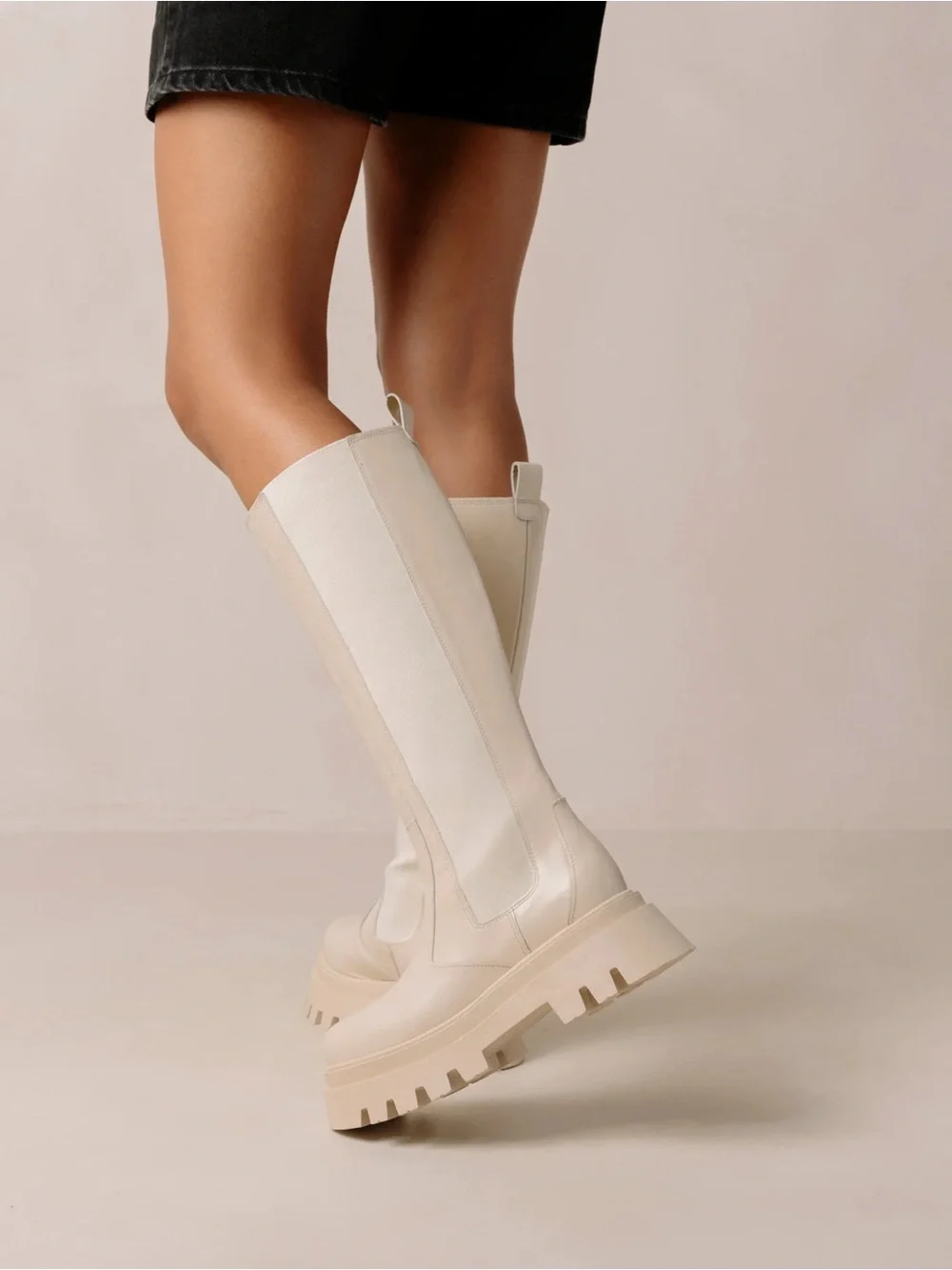 ALOHAS Go Getter Boots in Cream 41